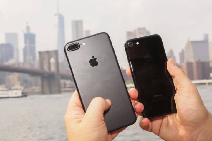 你应该升级到 iPhone 14 吗？iPhone14评测：多年来最容易修复的iPhone-第17张图片-嘻嘻笔记