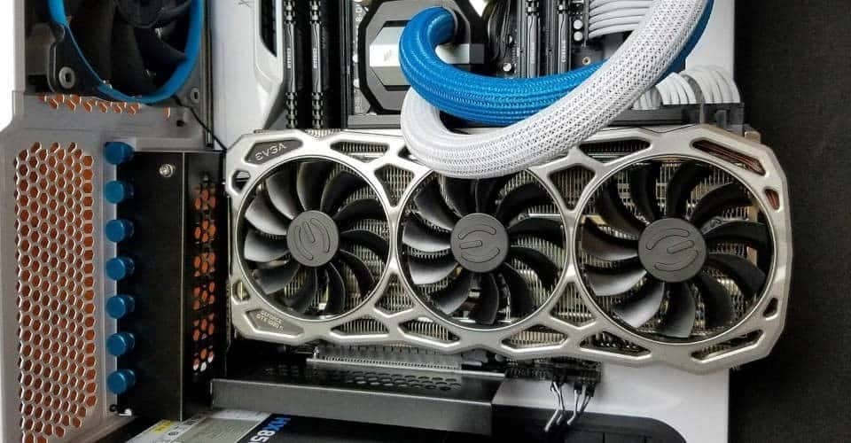 如何在机箱中垂直安装GPU？为什么要垂直安装 GPU？-第2张图片-嘻嘻笔记